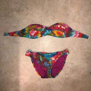 Colorful Strapless Bikini.